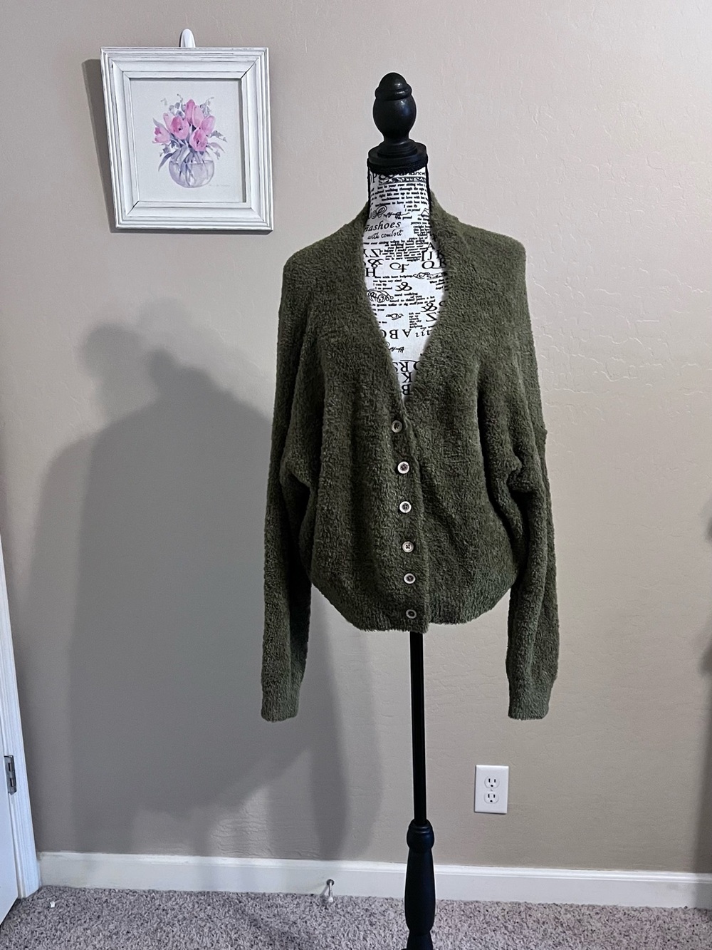 Chelsea & Violet Olive Green Button-Front V-Neck Cardigan